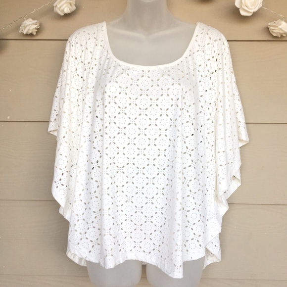 Forever 21 Tops - Forever 21 - White Eyelet Bat Wing Flowy Top